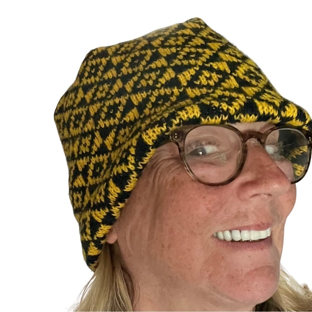 Minnesota Mittens Black Yellow Wool Cap Made in USA Fleece Lined - Picture 5 of 5